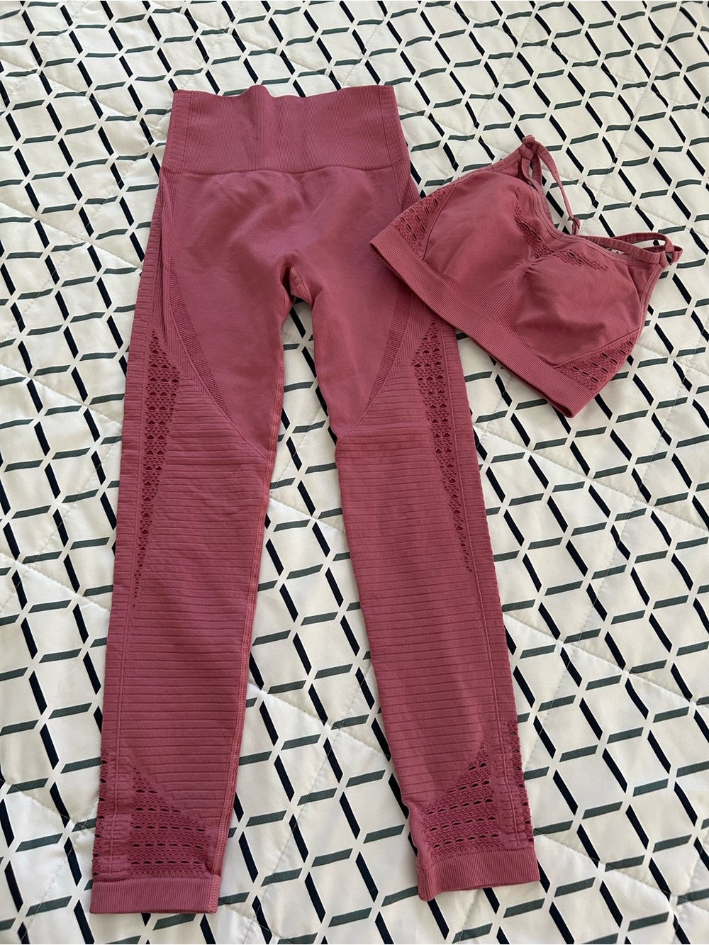 Kids Seamless Ribbed Leggings in Dusty Rose